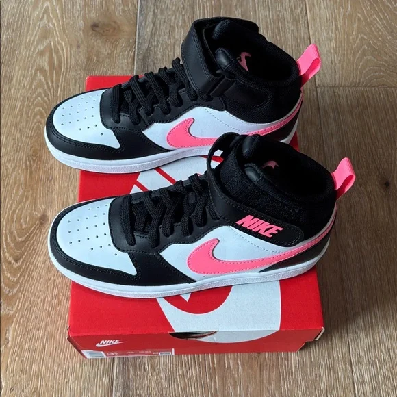 Nike Girl Mid Sneakers - Picture 1 of 6